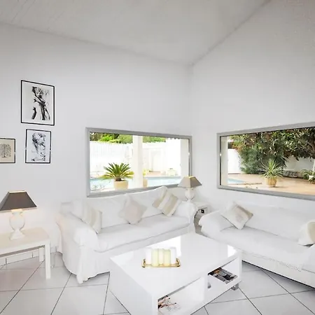 Standing Avec Piscine, Vue Sur Golf