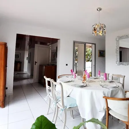 Villa Standing Avec Piscine, Vue Sur Golf
